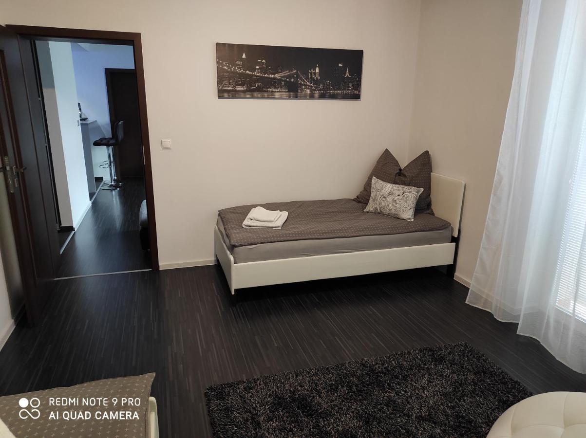 Apartman Mb Poprad Buitenkant foto