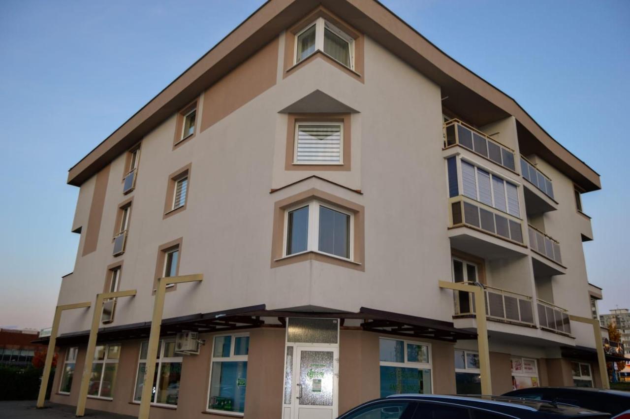 Apartman Mb Poprad Buitenkant foto